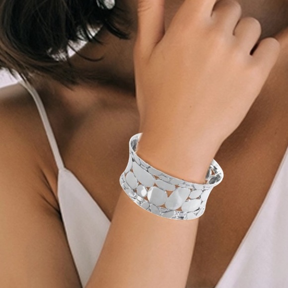 John Hardy kali pebble wide cuff bracelet - Picture 9 of 12